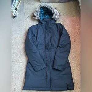 Navy blue north face parka with removable hood